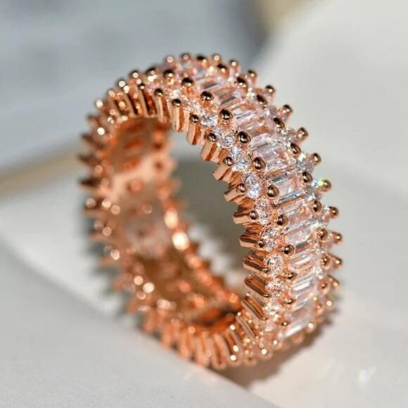 NEW 18K ROSE GOLD DIAMOND ENGAGEMENT RING, CUTE RING, SHINY RING. - Picture 2 of 4